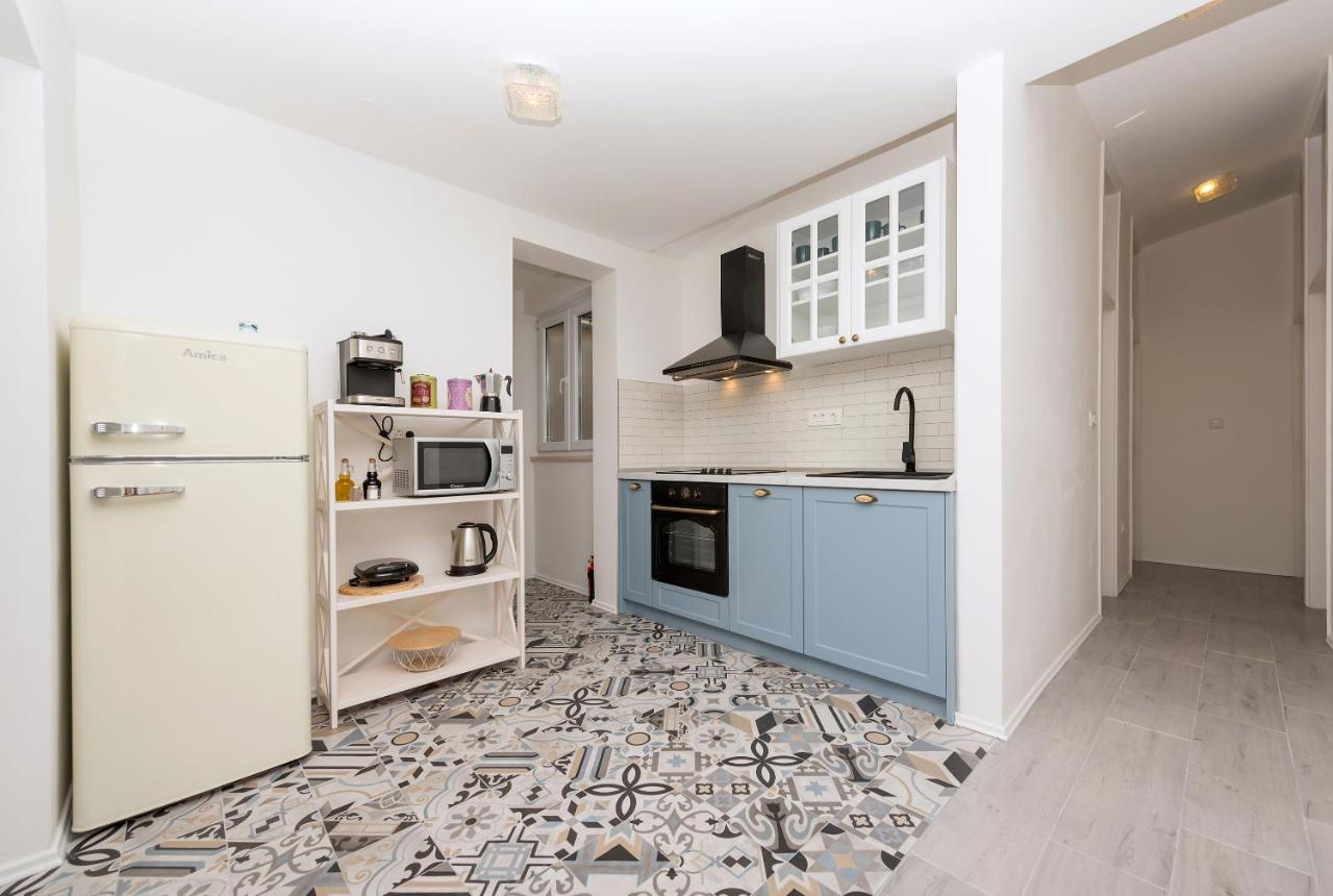 Vista Mare Apartment - 3 Bedroom, Sea View Makarska Esterno foto