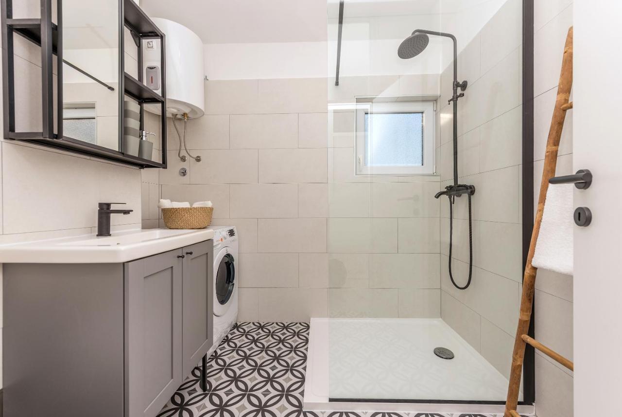 Vista Mare Apartment - 3 Bedroom, Sea View Makarska Esterno foto